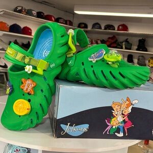 Crocs “The Jetsons” Orbit City- EXTRA BUTTER NY Colab Sz 10- 11 Green MultiColor